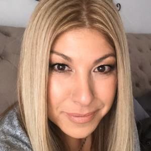 Meet your Posher, Lina